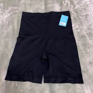 Yummie High Waisted Shaping Short (NWT)